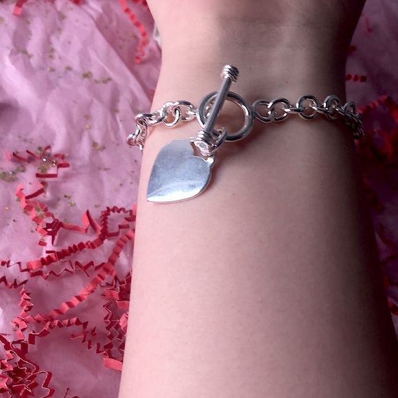 Silver-plated heart toggle bracelet - Picture 4 of 4
